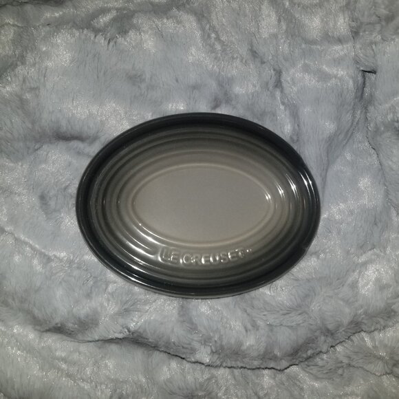 Le Creuset Oval Spoon Rest - 6.5 In - Flint - New With Tags Grey Gray - Picture 1 of 2